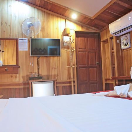 Apple Guesthouse Luang Prabang Room photo